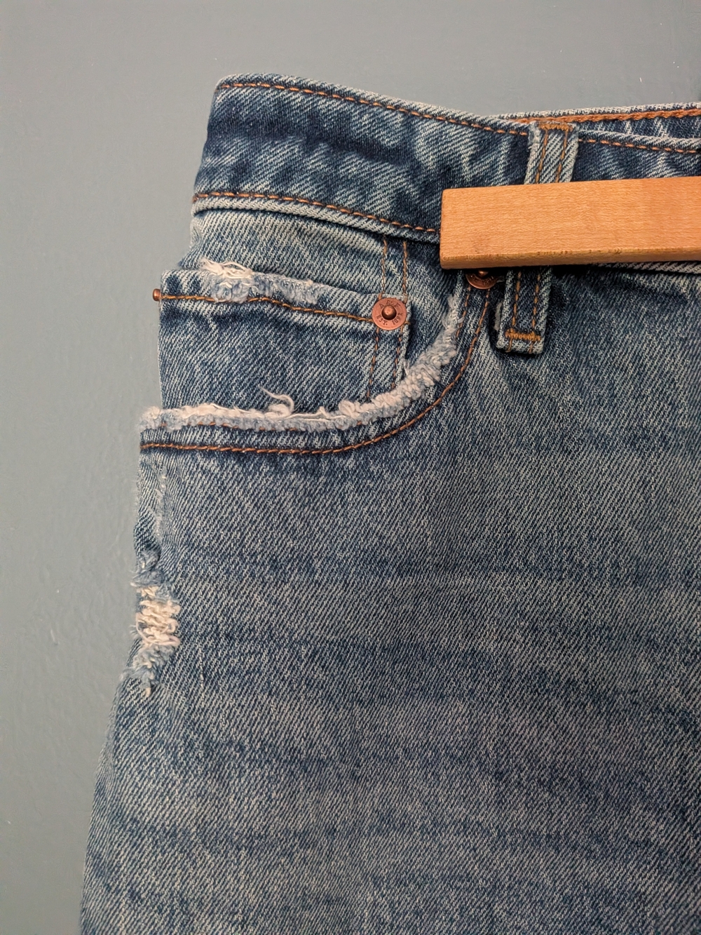 Abercrombie & Fitch Light Wash Distressed Mom Jeans - Curve Love - Picture 5 of 12